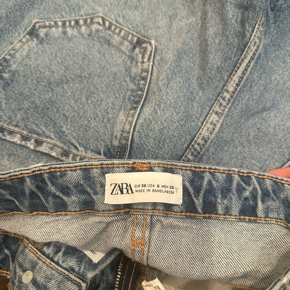Zara jean shorts! Never worn size 6